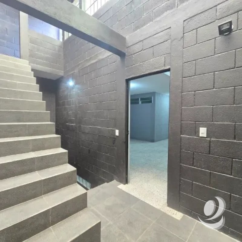 ¡¡¡Edificio y Bodega en Renta Zona 12 sobre Calzada Aguilar Batres!!! - 8