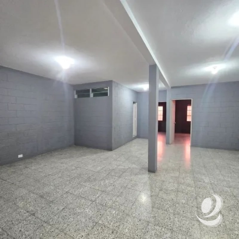 ¡¡¡Edificio y Bodega en Renta Zona 12 sobre Calzada Aguilar Batres!!! - 7
