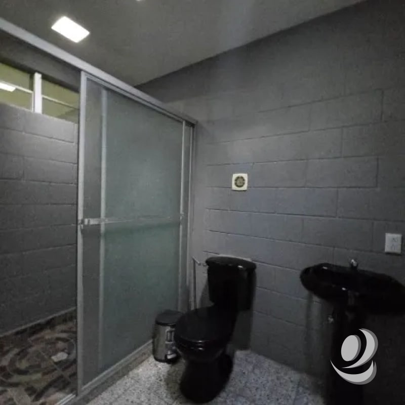 ¡¡¡Edificio y Bodega en Renta Zona 12 sobre Calzada Aguilar Batres!!! - 4