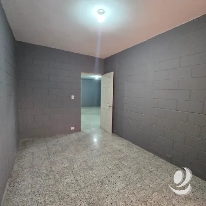 Edificio y Bodega en Renta Zona 12 sobre Aguilar Batres - 2