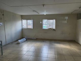VENDO BODEGA CON CLIENTE LISTO PARA ALQUILARLA A LARGO PLAZO — Bodega / Ofibodega en Venta en Zona 2 Mixco, Guatemala, Ciudad — miniatura 4 de 12