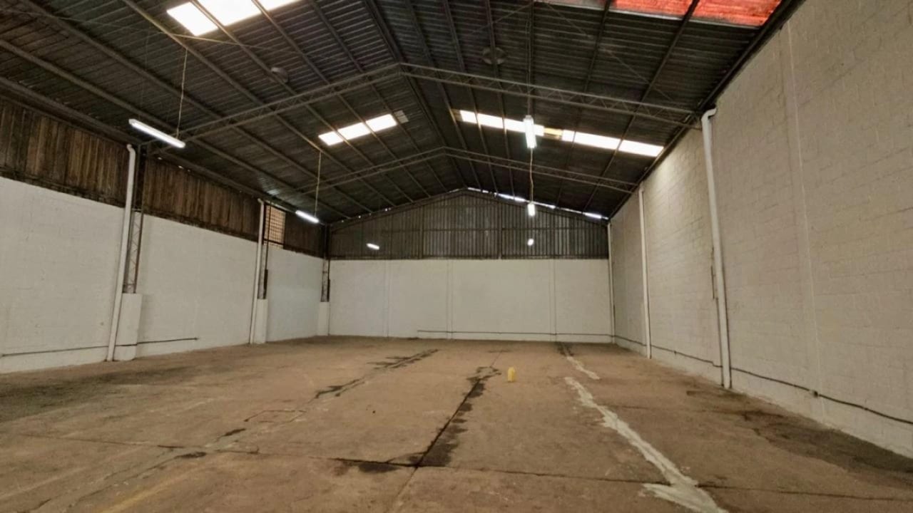 BODEGA EN ALQUILER -COMPLEJO DE BODEGAS ECOBODEGAS KM. 19.5 LO DE COY MIXCO — Bodega / Ofibodega en Alquiler en Zona 1 Mixco, Guatemala, Ciudad — foto 6 de 7