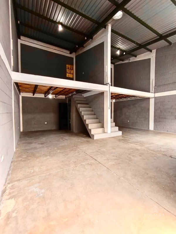 Zona 12 • Bodega en Renta • Colonia La Reformita • 100 M² - 11
