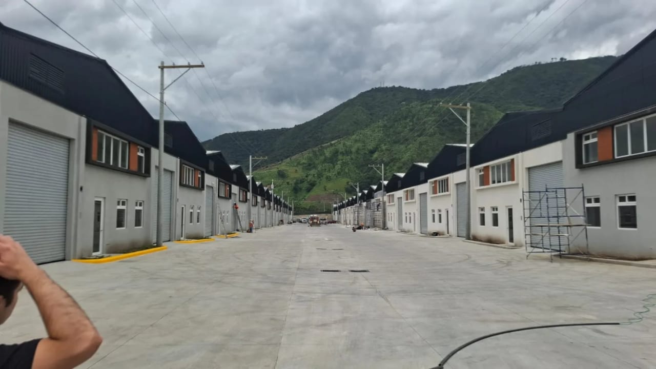 ALQUILO OFIBODEGA EN AMATITLAN - PARQUE INDUSTRIAL DISTRIPARK — Bodega / Ofibodega en Alquiler en Amatitlán, Guatemala, Ciudad — foto 1 de 5
