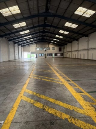 Venta o Alquiler  de Bodega en Ciudad San Cristobal en Granjas — Bodega / Ofibodega en Venta en Zona 8 Mixco, Guatemala, Ciudad — miniatura 1 de 8