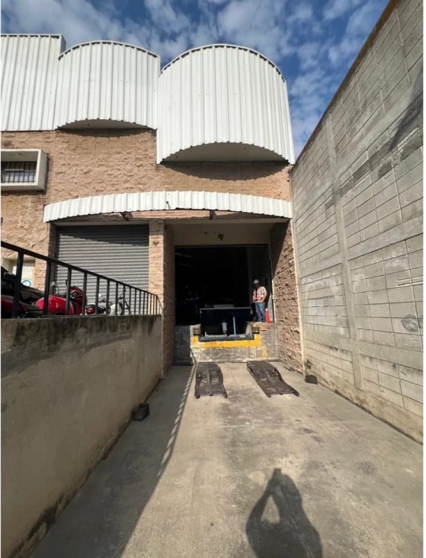 Venta o Alquiler  de Bodega en Ciudad San Cristobal en Granjas — Bodega / Ofibodega en Venta en Zona 8 Mixco, Guatemala, Ciudad — foto 6 de 8