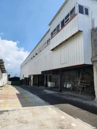 ALQUILO AMPLIA BODEGA DE 10,000 M2 A 1 CUADRA DE LA ROOSEVELT — Bodega / Ofibodega en Alquiler en Zona 2 Mixco, Guatemala, Ciudad — miniatura 2 de 5