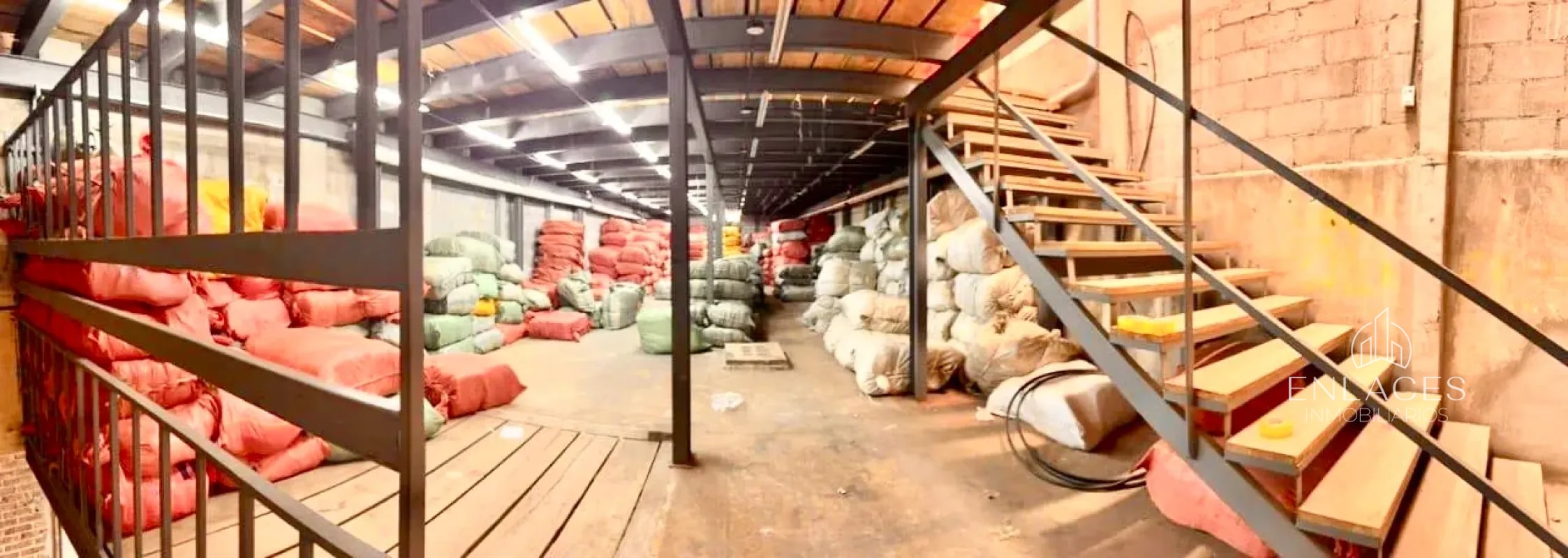 Zona 1 • Bodega en Renta • Avenida Elena • 900 M² (300 M² por nivel) - 4